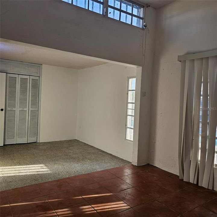 Под контрактом: $450,000 (3 спален, 3 ванн, 1360 Квадратных фут)