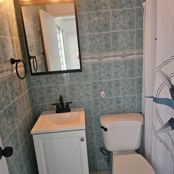 Под контрактом: $450,000 (3 спален, 3 ванн, 1360 Квадратных фут)