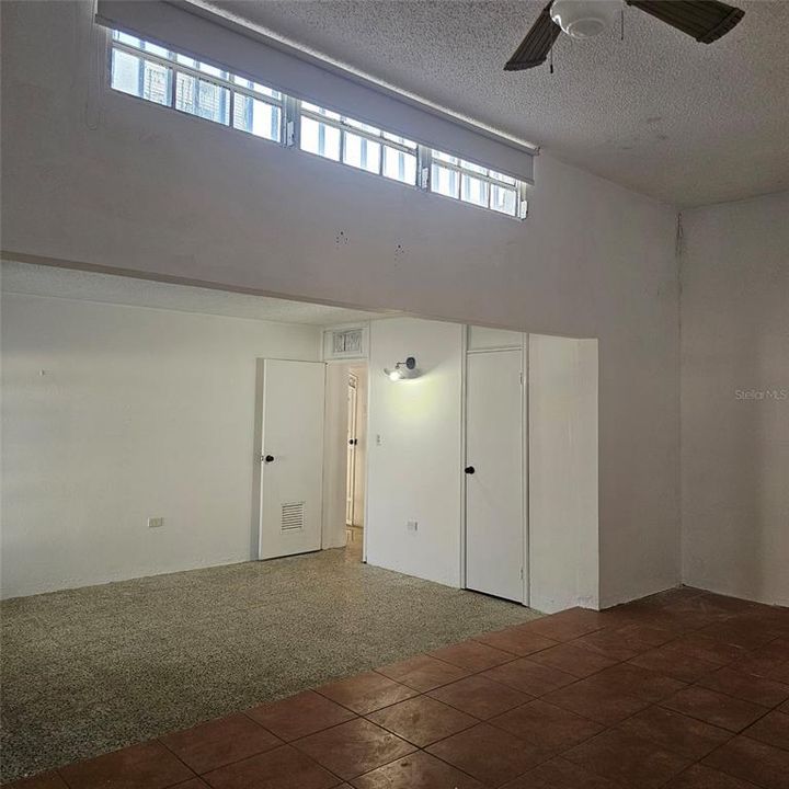 Под контрактом: $450,000 (3 спален, 3 ванн, 1360 Квадратных фут)