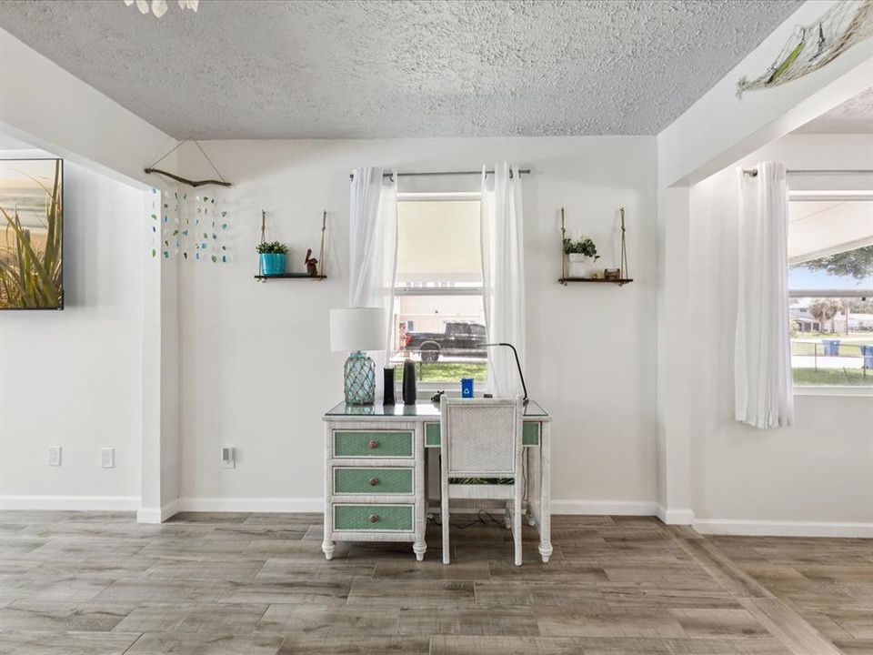 Activo con contrato: $329,000 (3 camas, 2 baños, 1320 Pies cuadrados)