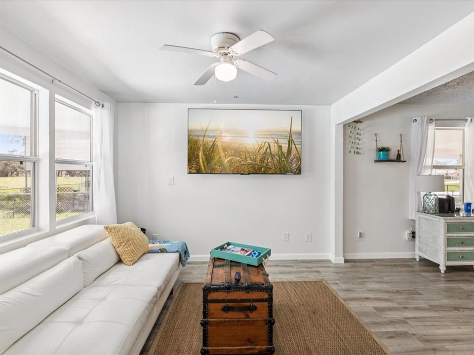 Activo con contrato: $329,000 (3 camas, 2 baños, 1320 Pies cuadrados)