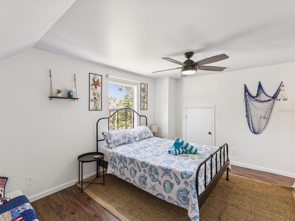 Activo con contrato: $329,000 (3 camas, 2 baños, 1320 Pies cuadrados)