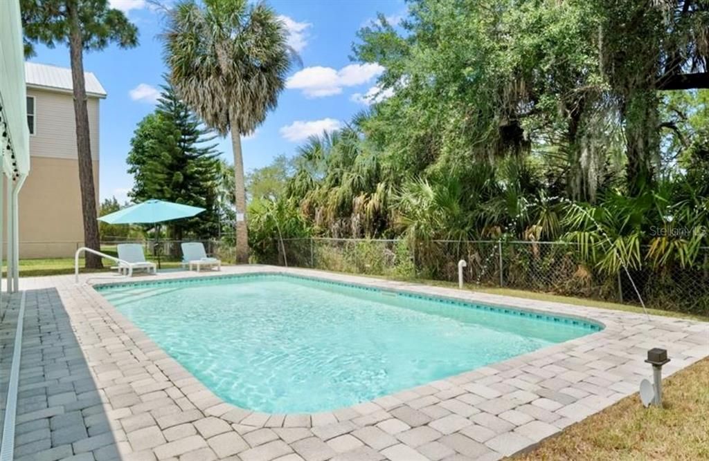 Activo con contrato: $329,000 (3 camas, 2 baños, 1320 Pies cuadrados)