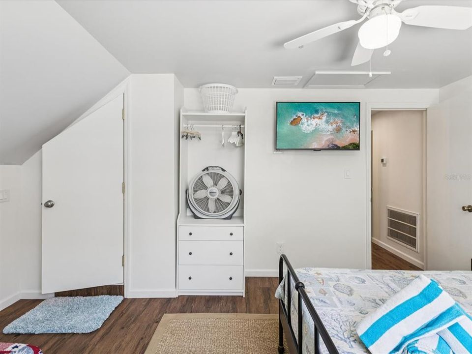 Activo con contrato: $329,000 (3 camas, 2 baños, 1320 Pies cuadrados)