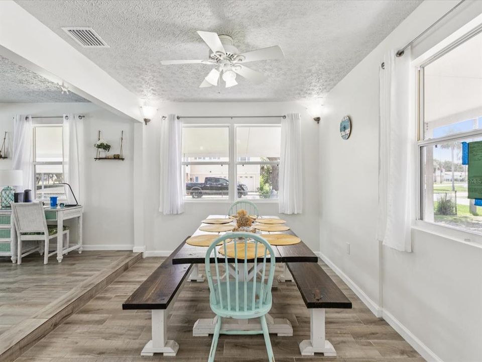 Activo con contrato: $329,000 (3 camas, 2 baños, 1320 Pies cuadrados)