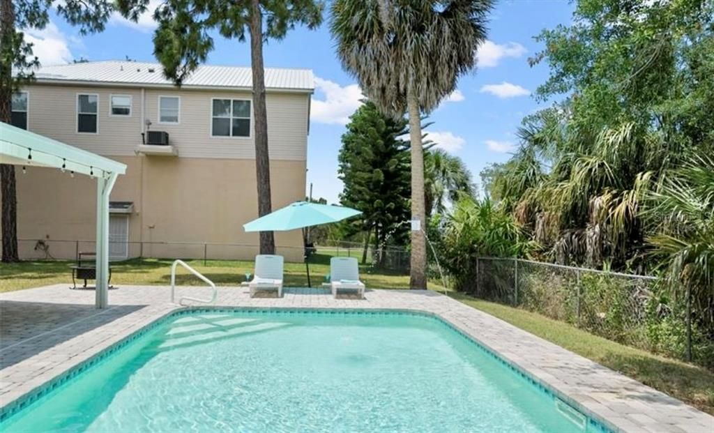 Activo con contrato: $329,000 (3 camas, 2 baños, 1320 Pies cuadrados)