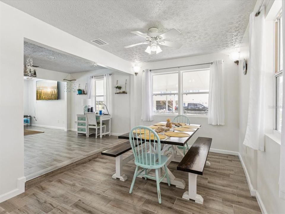 Activo con contrato: $329,000 (3 camas, 2 baños, 1320 Pies cuadrados)