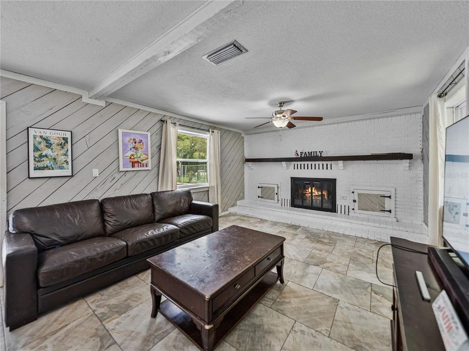 For Sale: $529,900 (6 beds, 4 baths, 2711 Square Feet)