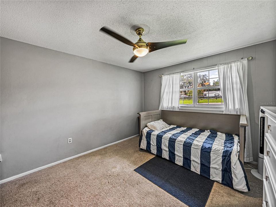 For Sale: $529,900 (6 beds, 4 baths, 2711 Square Feet)