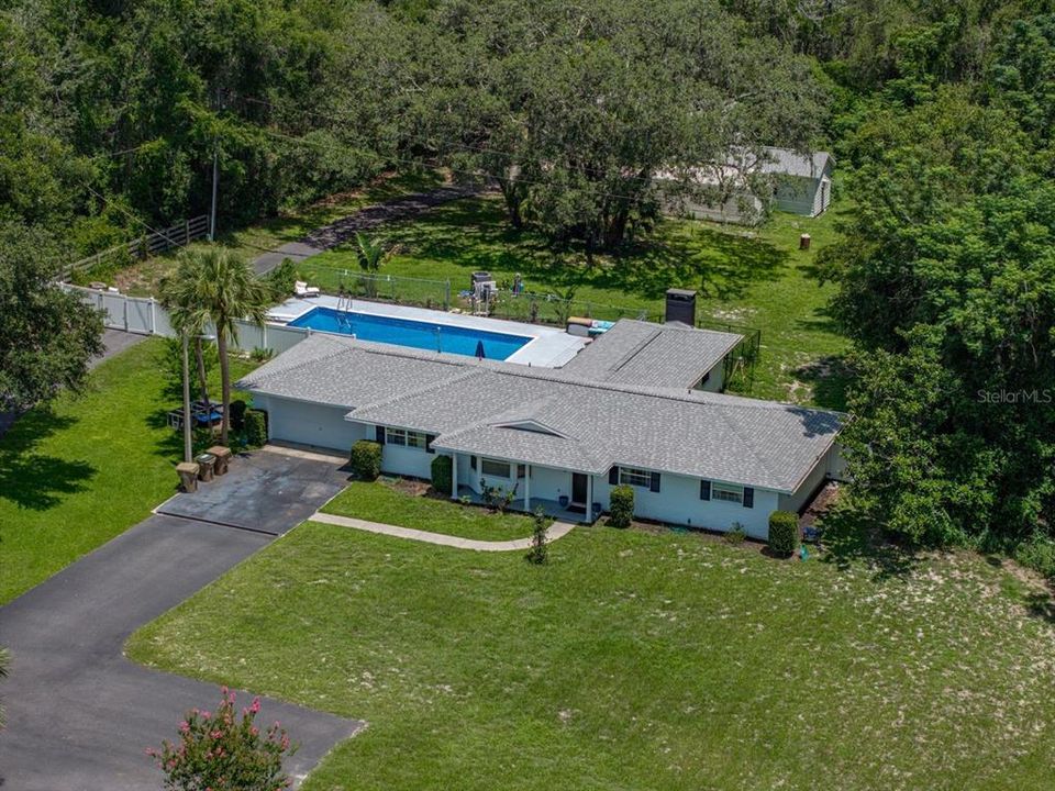 For Sale: $529,900 (6 beds, 4 baths, 2711 Square Feet)