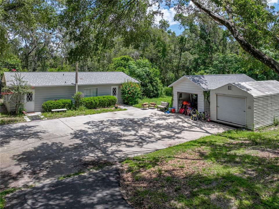 For Sale: $529,900 (6 beds, 4 baths, 2711 Square Feet)