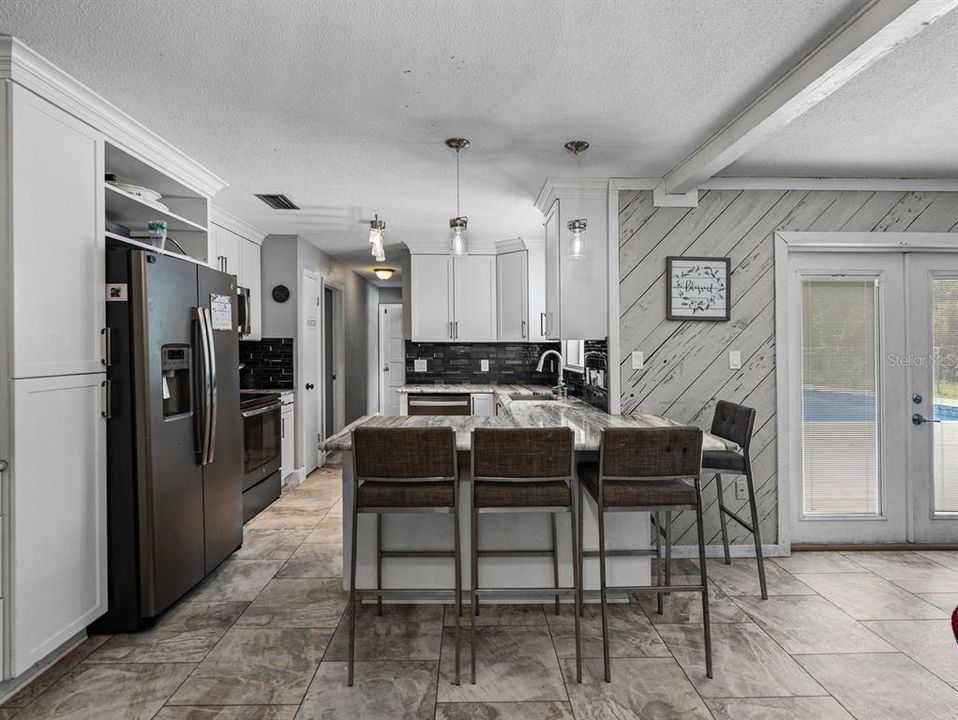 For Sale: $529,900 (6 beds, 4 baths, 2711 Square Feet)