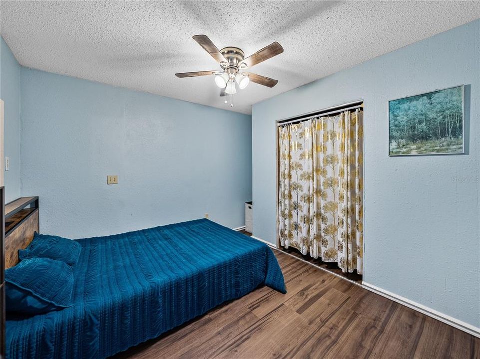 For Sale: $529,900 (6 beds, 4 baths, 2711 Square Feet)