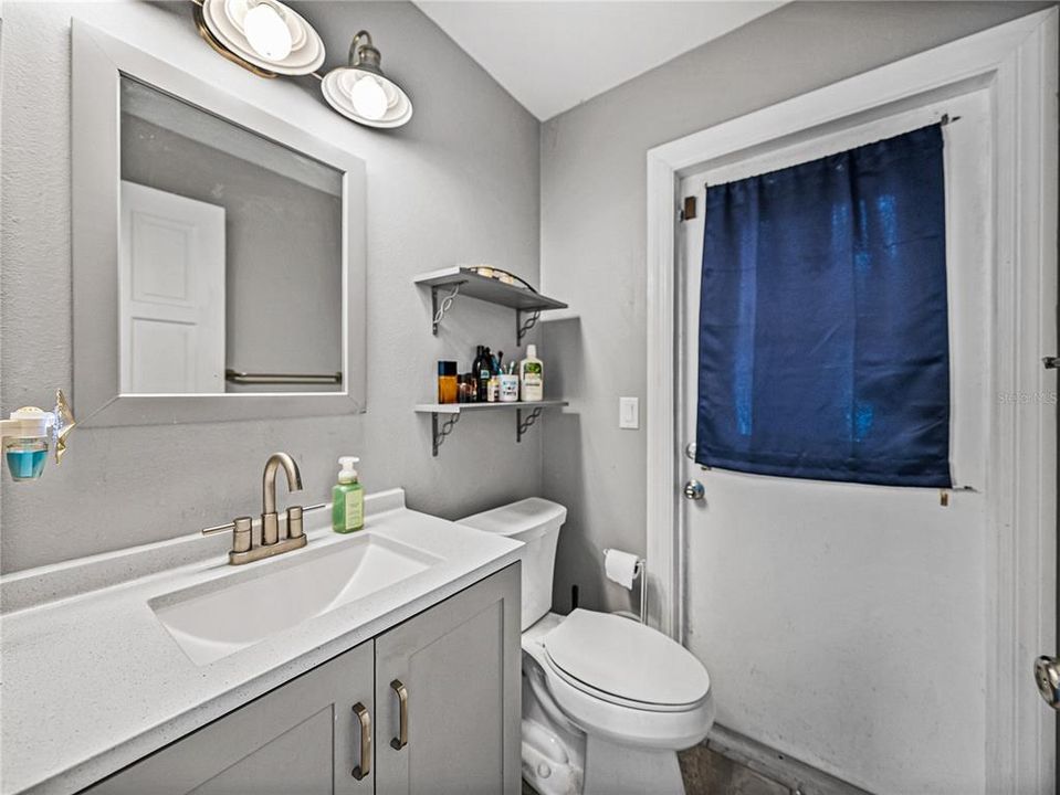 For Sale: $529,900 (6 beds, 4 baths, 2711 Square Feet)