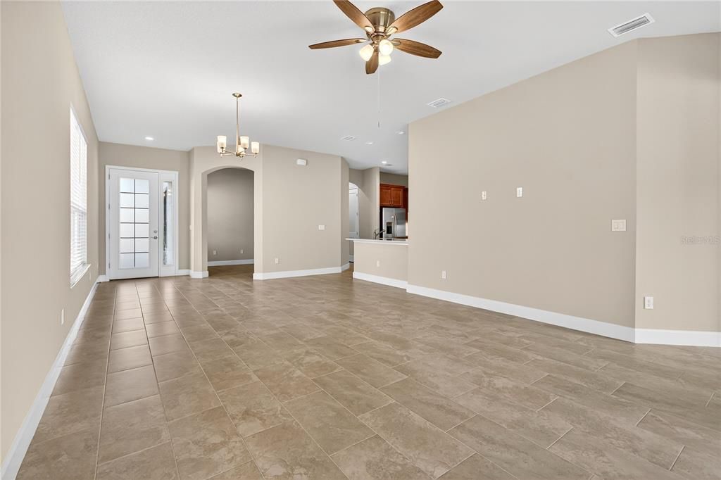 En Venta: $397,000 (2 camas, 2 baños, 1529 Pies cuadrados)