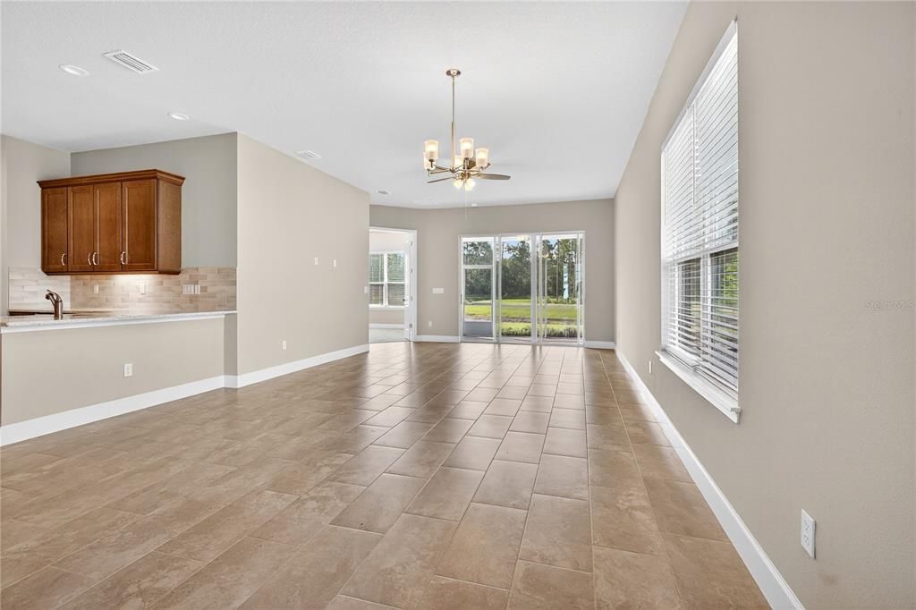 En Venta: $397,000 (2 camas, 2 baños, 1529 Pies cuadrados)