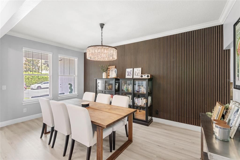 Под контрактом: $1,299,999 (6 спален, 5 ванн, 4615 Квадратных фут)