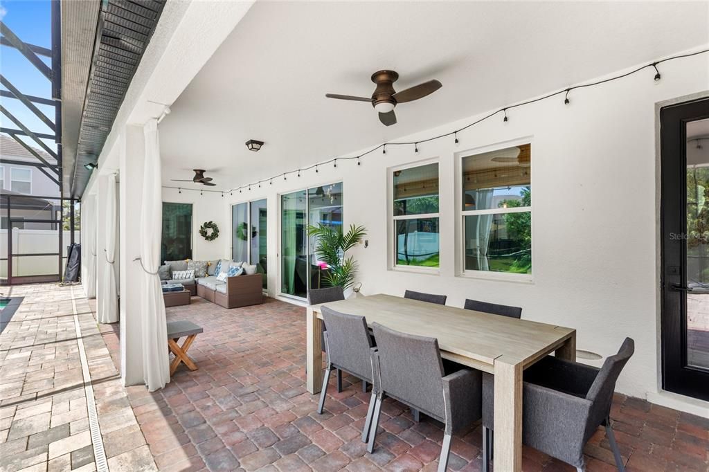 Под контрактом: $1,299,999 (6 спален, 5 ванн, 4615 Квадратных фут)