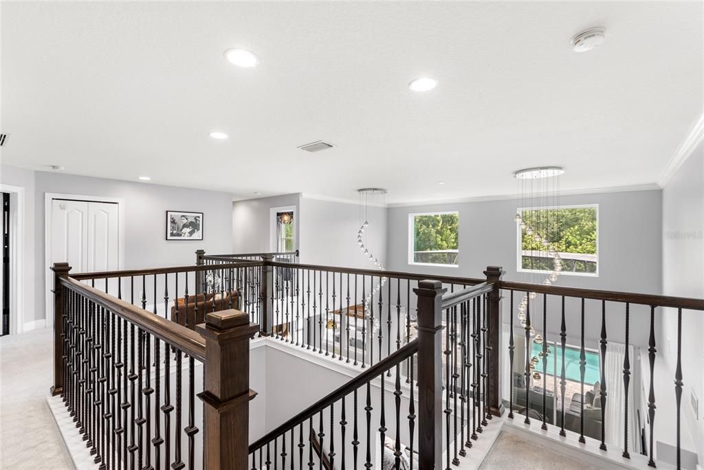 Под контрактом: $1,299,999 (6 спален, 5 ванн, 4615 Квадратных фут)