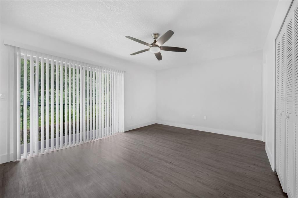 Activo con contrato: $285,000 (3 camas, 3 baños, 1328 Pies cuadrados)