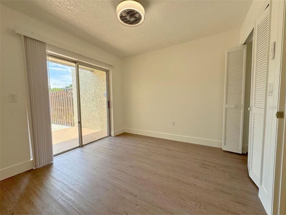 Activo con contrato: $285,000 (3 camas, 3 baños, 1328 Pies cuadrados)