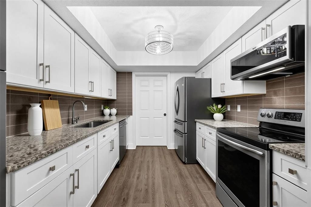 Activo con contrato: $285,000 (3 camas, 3 baños, 1328 Pies cuadrados)