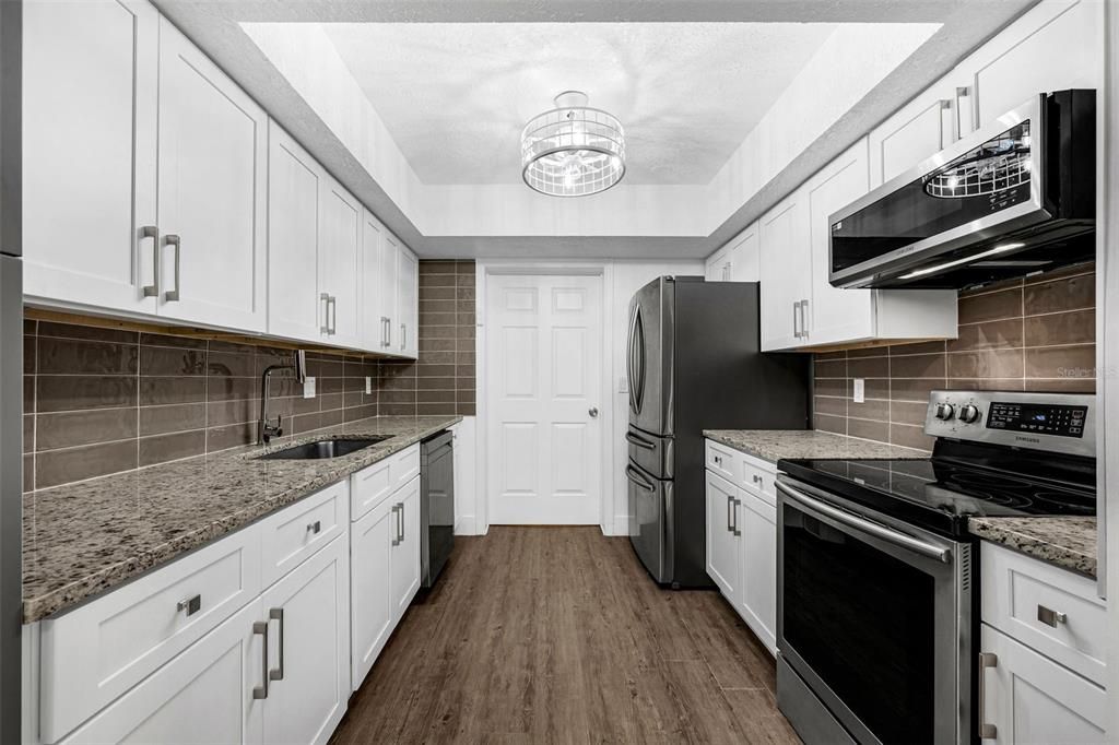 Activo con contrato: $285,000 (3 camas, 3 baños, 1328 Pies cuadrados)