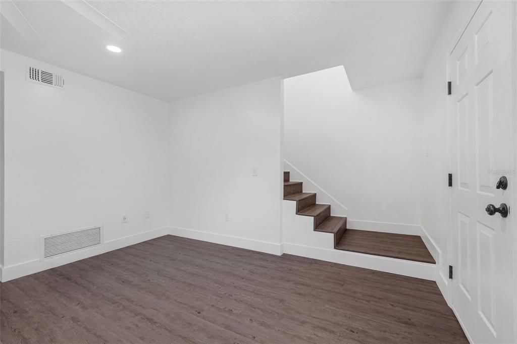 Activo con contrato: $285,000 (3 camas, 3 baños, 1328 Pies cuadrados)