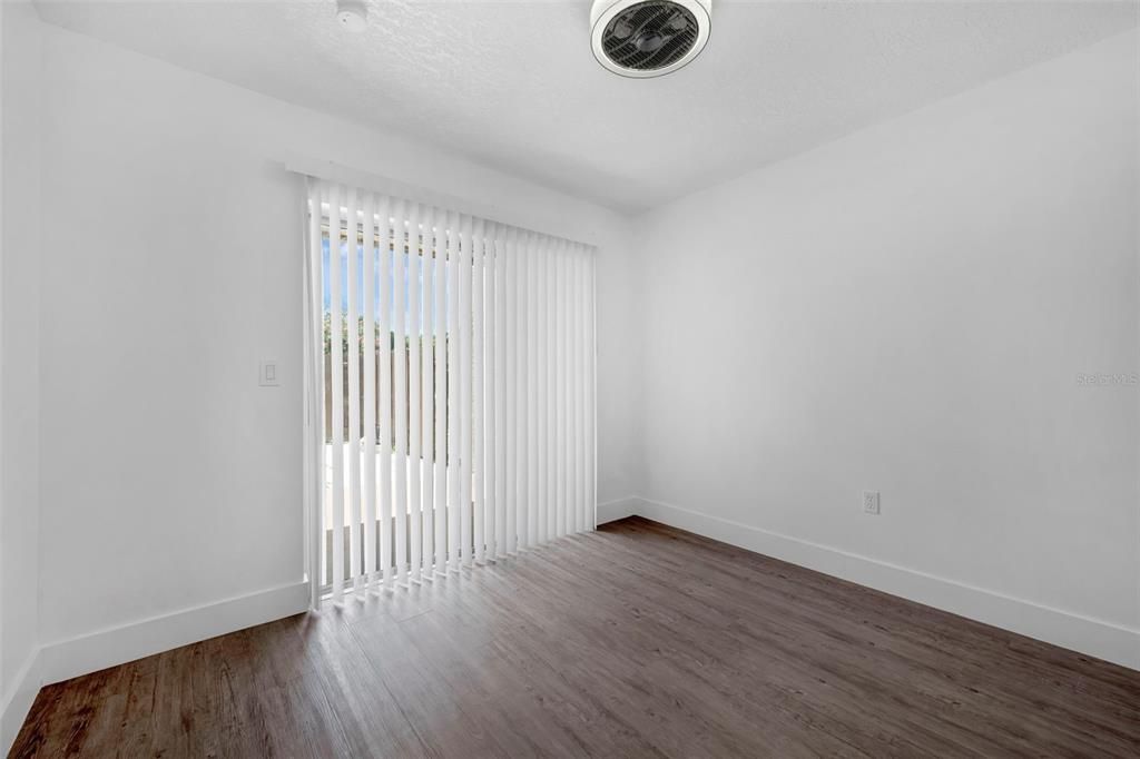 Activo con contrato: $285,000 (3 camas, 3 baños, 1328 Pies cuadrados)