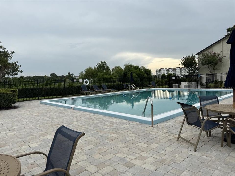 Activo con contrato: $285,000 (3 camas, 3 baños, 1328 Pies cuadrados)