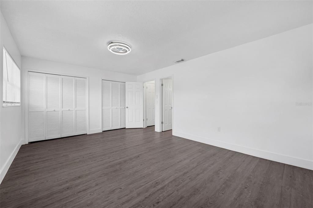 Activo con contrato: $285,000 (3 camas, 3 baños, 1328 Pies cuadrados)