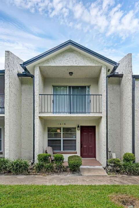 Activo con contrato: $285,000 (3 camas, 3 baños, 1328 Pies cuadrados)