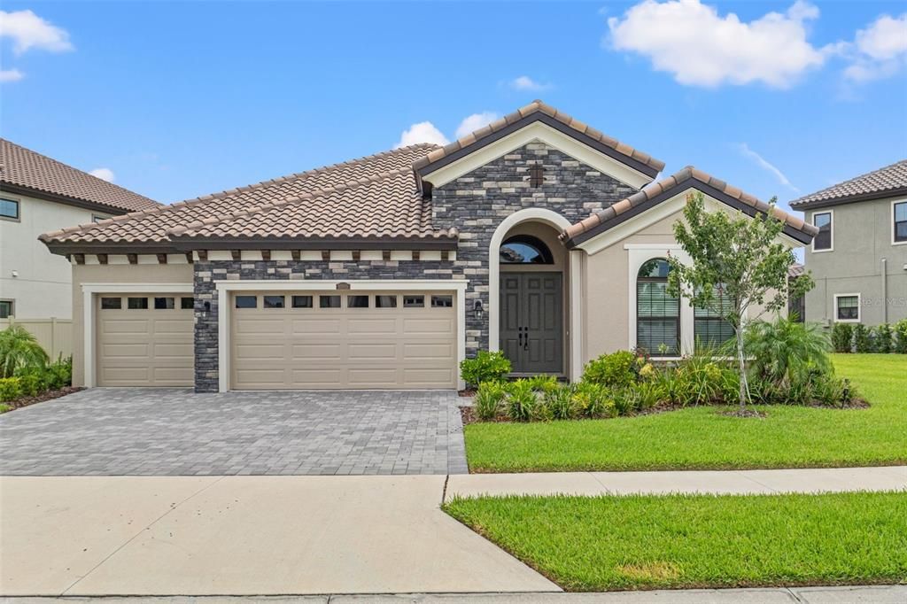 Recently Rented: $4,000 (4 beds, 3 baths, 2552 Square Feet)