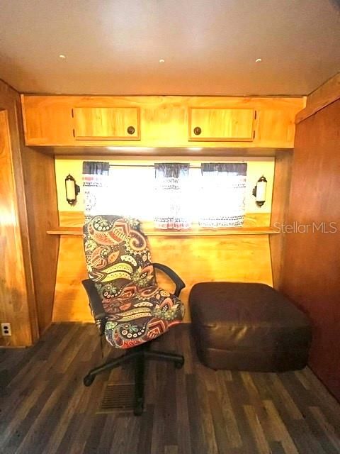 For Sale: $85,000 (1 beds, 1 baths, 616 Square Feet)