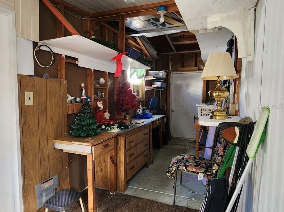 For Sale: $85,000 (1 beds, 1 baths, 616 Square Feet)