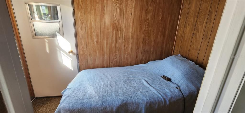 For Sale: $85,000 (1 beds, 1 baths, 616 Square Feet)