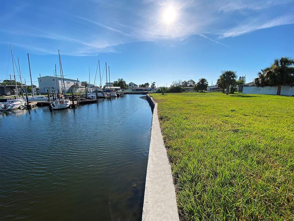 待售: $275,000 (0.29 acres)