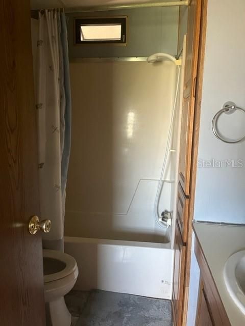 For Sale: $100,000 (1 beds, 1 baths, 684 Square Feet)