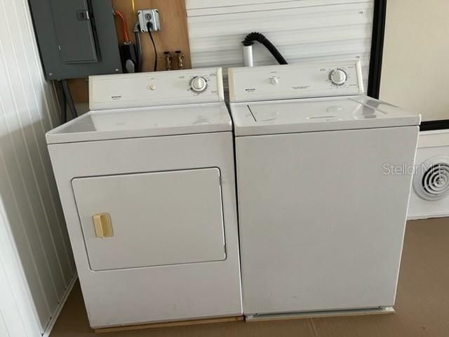 For Sale: $100,000 (1 beds, 1 baths, 684 Square Feet)