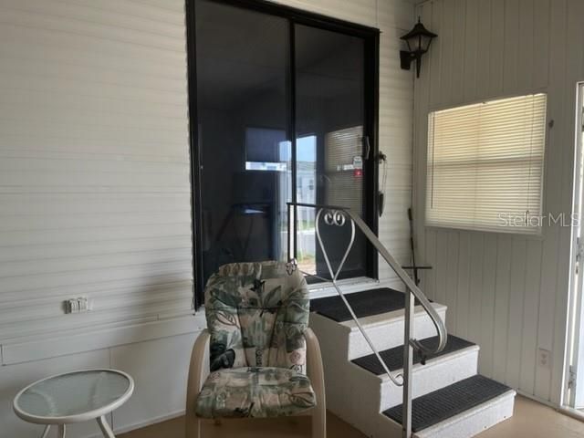 For Sale: $100,000 (1 beds, 1 baths, 684 Square Feet)