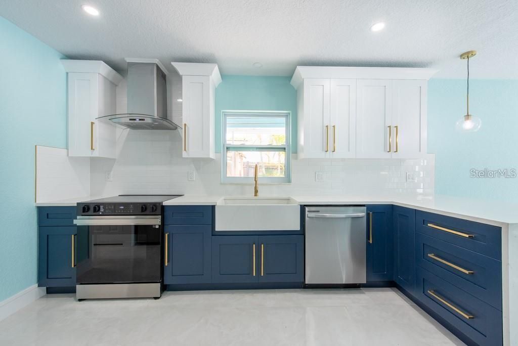 出租: $4,800 (3 贝兹, 3 浴室, 1868 平方英尺)