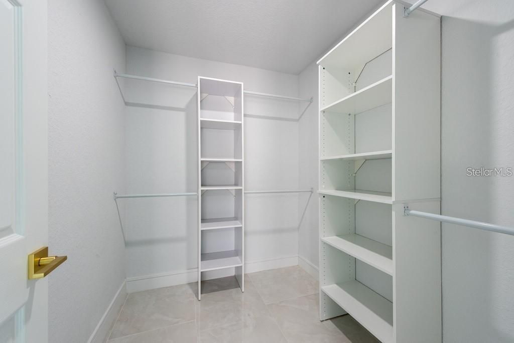 出租: $4,800 (3 贝兹, 3 浴室, 1868 平方英尺)