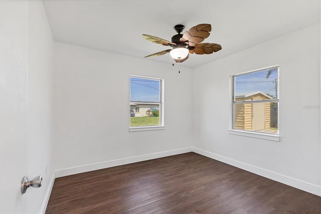 На продажу: $199,500 (3 спален, 1 ванн, 927 Квадратных фут)