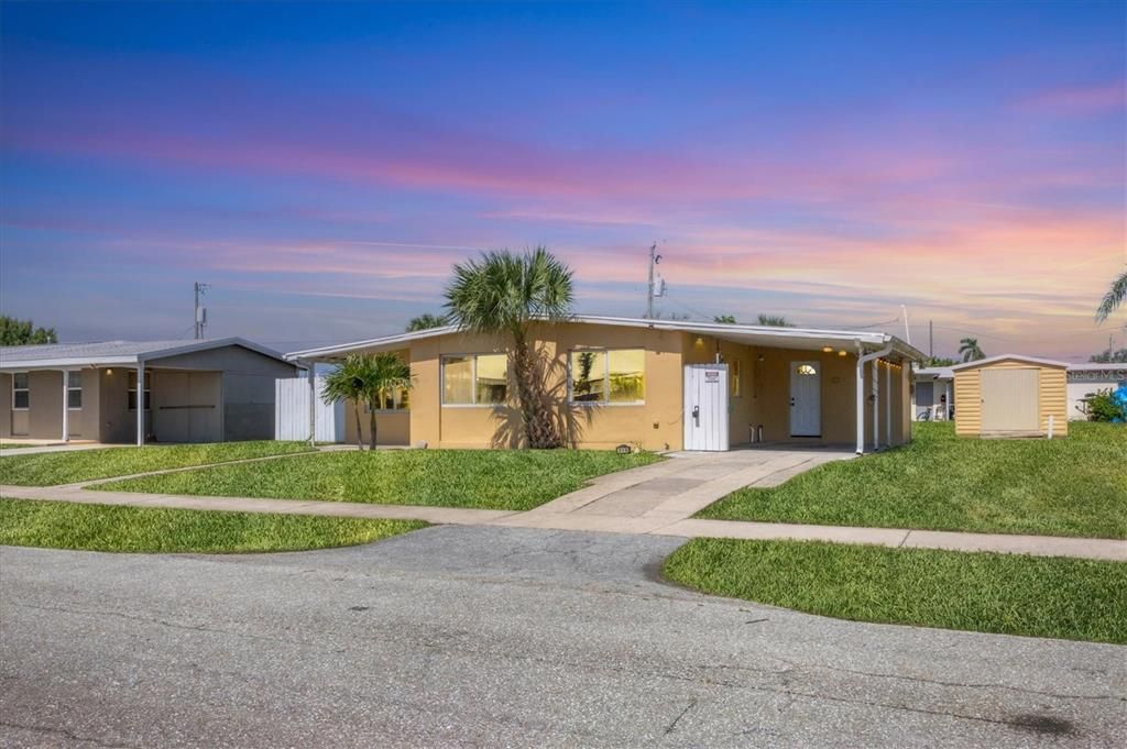 На продажу: $199,500 (3 спален, 1 ванн, 927 Квадратных фут)