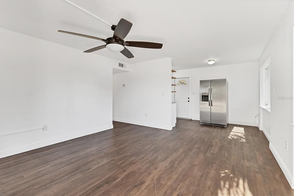 На продажу: $199,500 (3 спален, 1 ванн, 927 Квадратных фут)