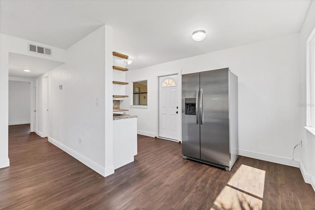 На продажу: $199,500 (3 спален, 1 ванн, 927 Квадратных фут)