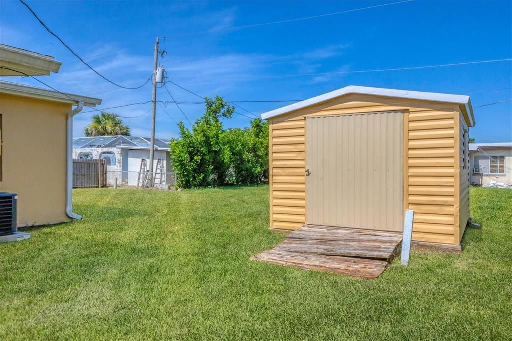 На продажу: $199,500 (3 спален, 1 ванн, 927 Квадратных фут)