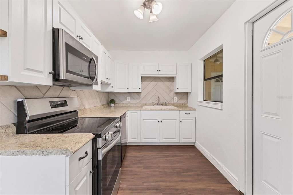 На продажу: $199,500 (3 спален, 1 ванн, 927 Квадратных фут)