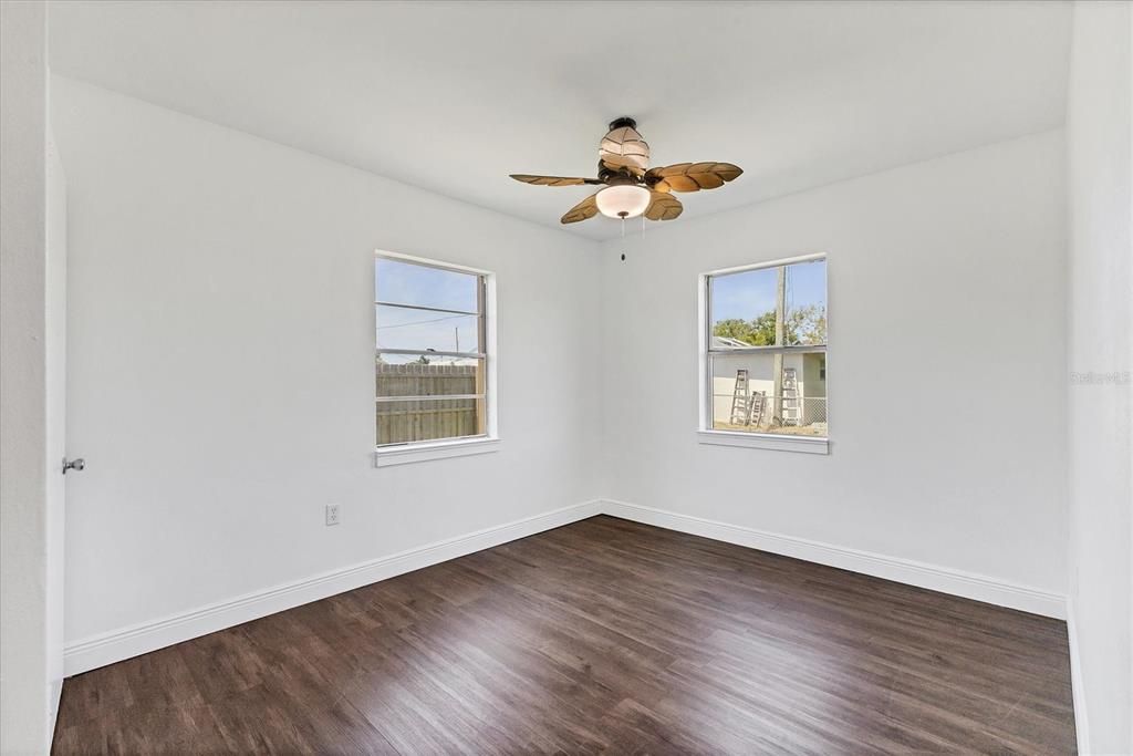 На продажу: $199,500 (3 спален, 1 ванн, 927 Квадратных фут)