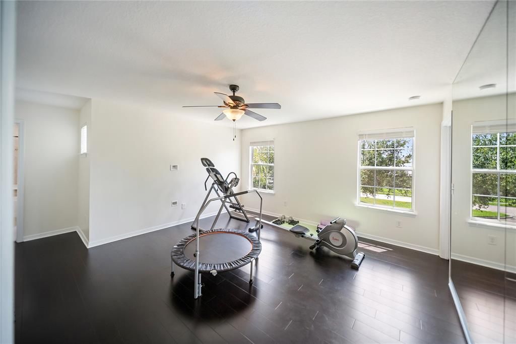 For Sale: $1,150,000 (6 beds, 5 baths, 4403 Square Feet)